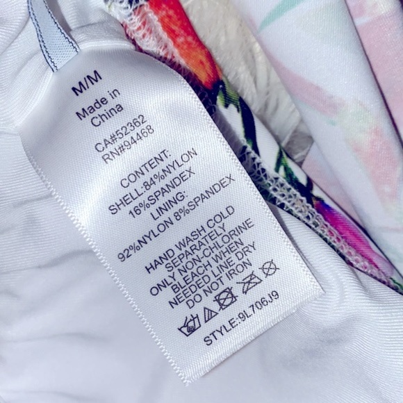 Tahari floral swimsuit size medium - Picture 5 of 7